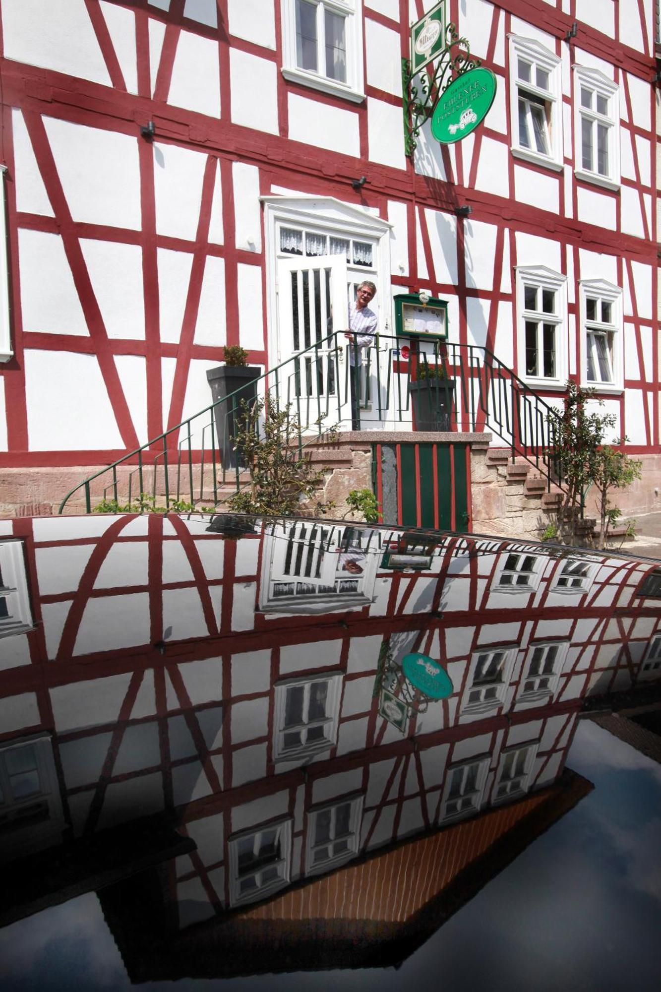 Ehlener Poststuben Hotel Habichtswald Екстериор снимка